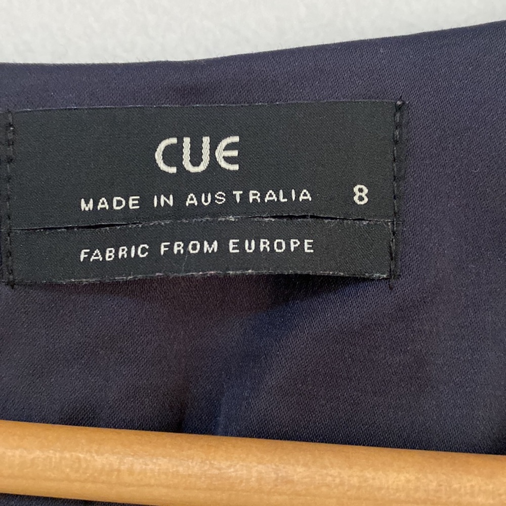 Cue - Peplum Top with Zip front - Size 8 - Picture 3 of 6